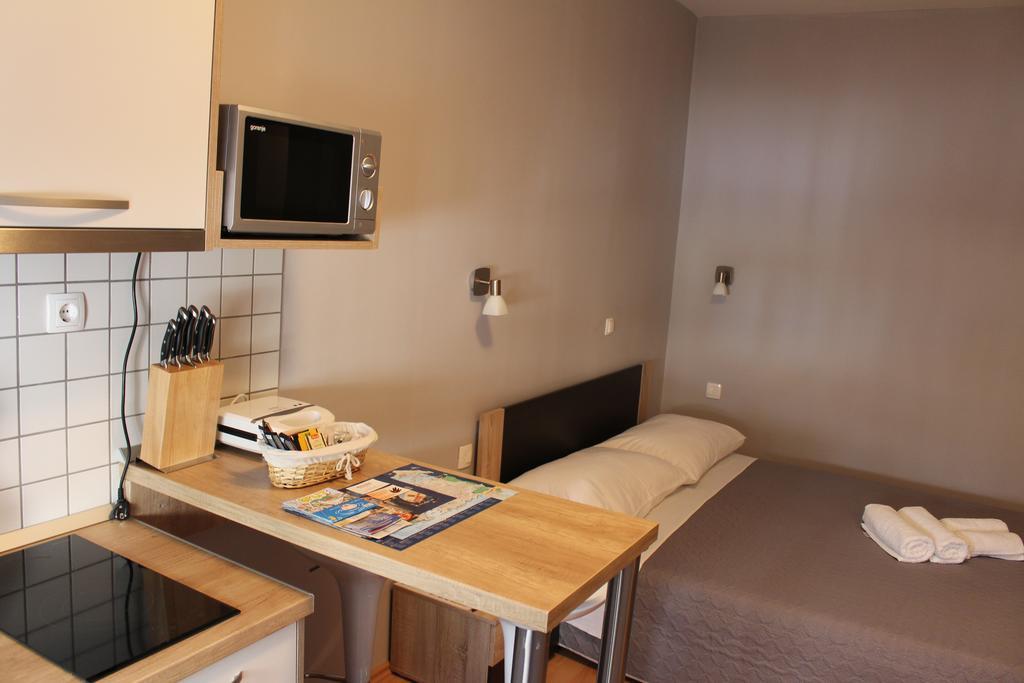 Beachside Apartments Znjan Split Værelse billede