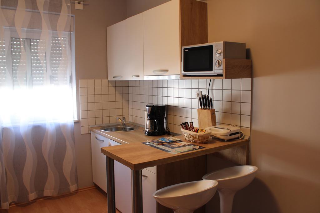 Beachside Apartments Znjan Split Værelse billede