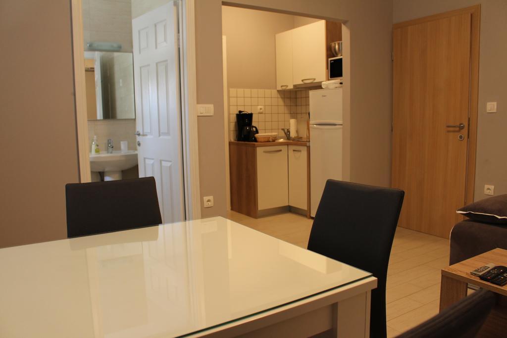 Beachside Apartments Znjan Split Værelse billede